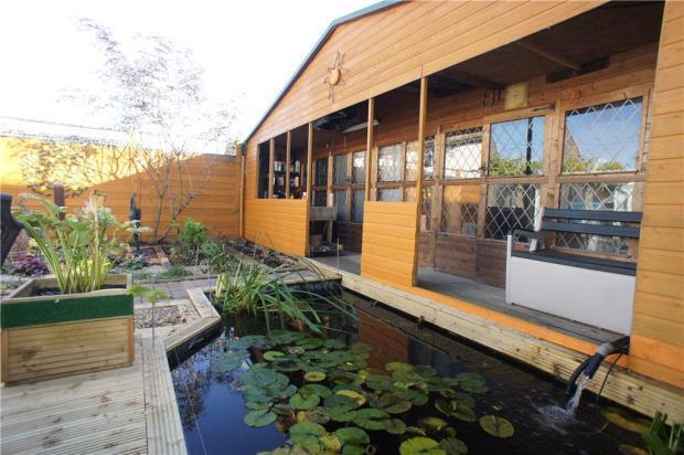 Garden Lodge & Pond