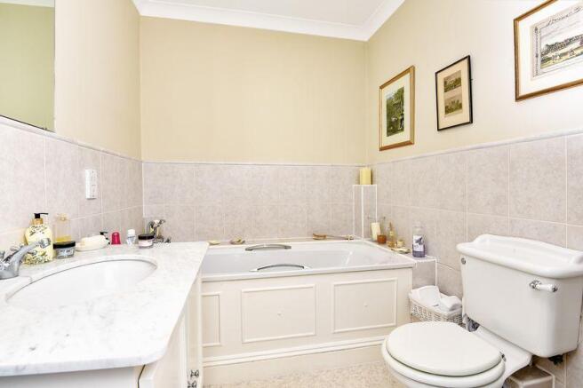 En-suite bathroom