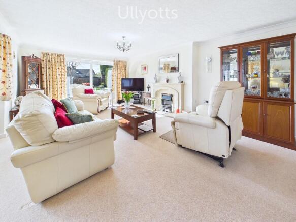 4 bed Detached Bungalow for sale Image 5