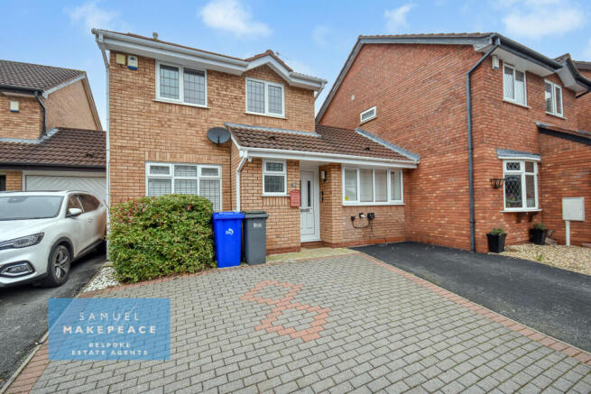 Four Bedroom Detached House with Gorgeous Interio