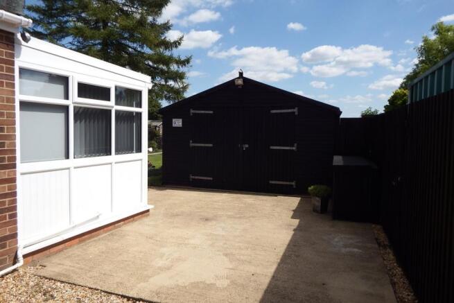 Garage & Parking