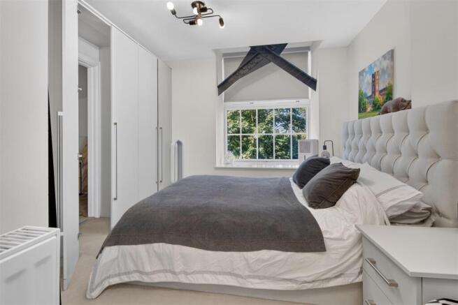 2 bed Apartment for sale Image 7