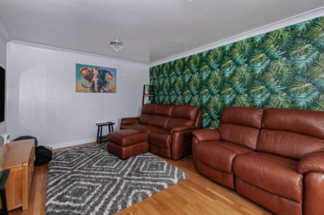 4 bed Detached for sale Image 7