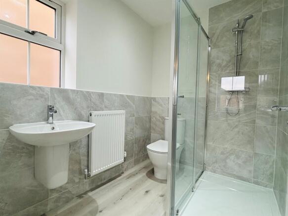 4 bed Detached for sale Image 9