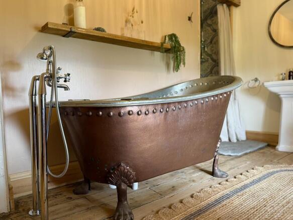 Roll Top Bath