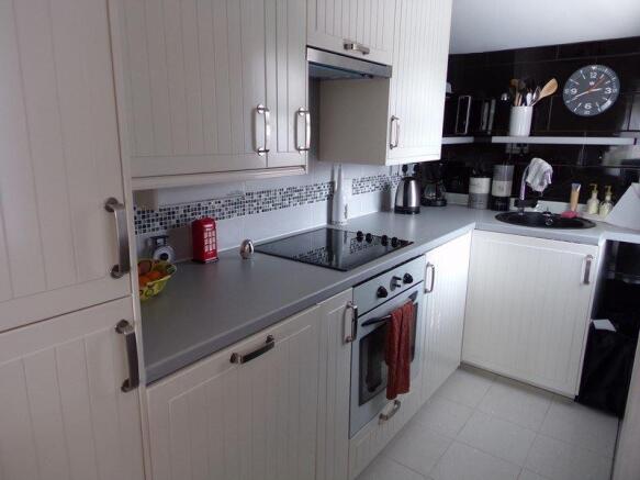 Photo 8