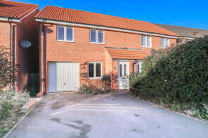 10, Travers Close, Calne SN11 8GS