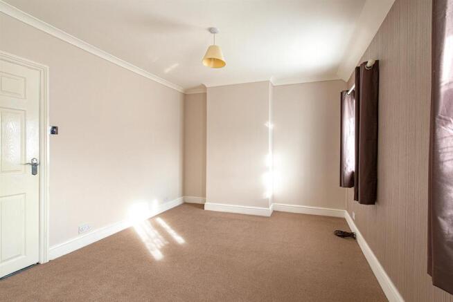 Newbridge Avenue bedroom1a.jpg