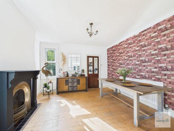 CAM03394G0-PR0373...