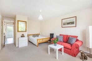 8, 13 Hill Court, Putney Hill, London SW15 6BB