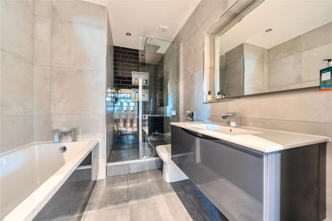 2 bed Apartment for sale Image 8