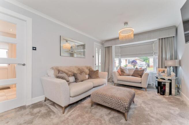 Lounge/dining area