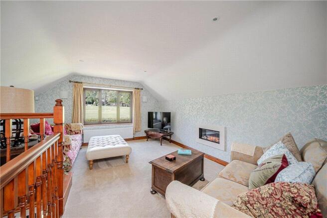 4 bed Detached for sale Image 12