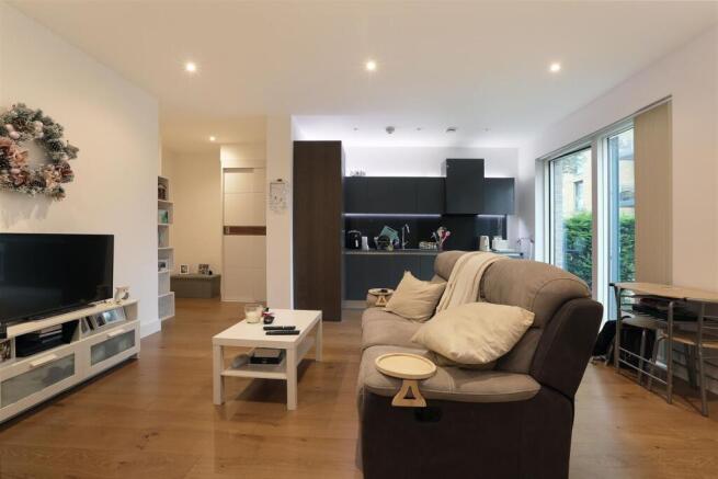 Living room 2.jpeg