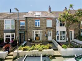 5, Belmont Place, Newquay TR7 1HG
