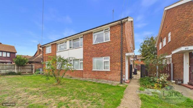 2-bed flat on Ousden Close, Cheshunt, Waltham Cross, £340,000
