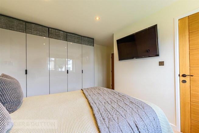 3 bed Bungalow for sale Image 11