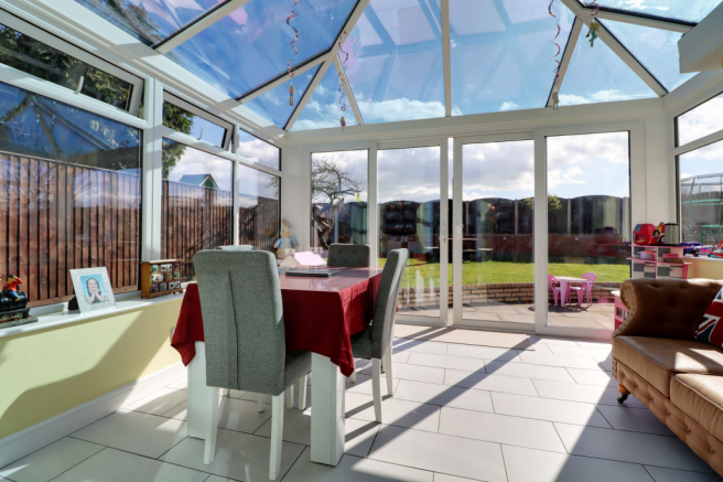 4 bed Detached for sale Image 4