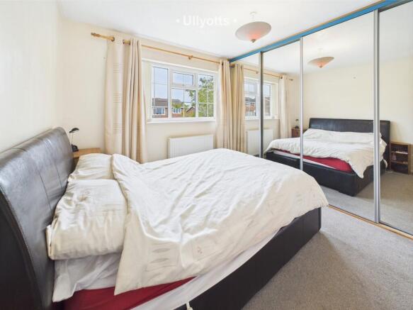 2 bed Flat for sale Image 6