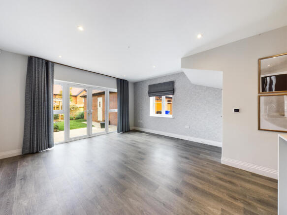 CAM00176P1-PR0196-STILL04