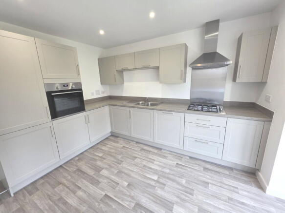 3 bed Semi-Detached for sale Image 7