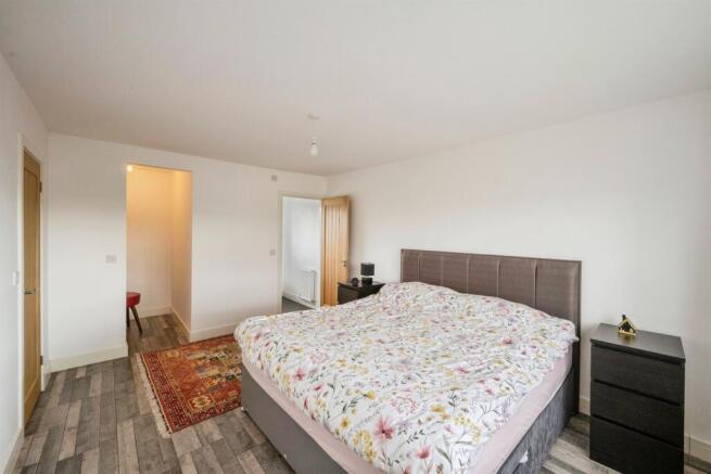3 bed Semi-Detached for sale Image 4
