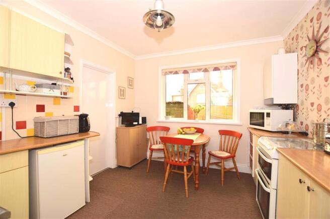 Kitchen/ Breakfast Room