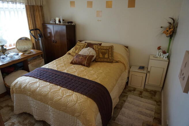 Bedroom 1 (2).JPG