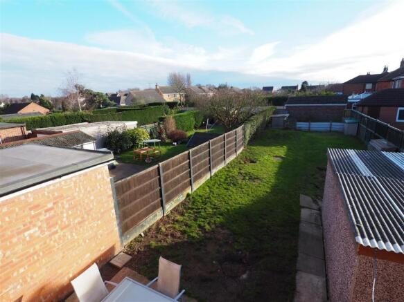 Rear Garden & Outlook 624