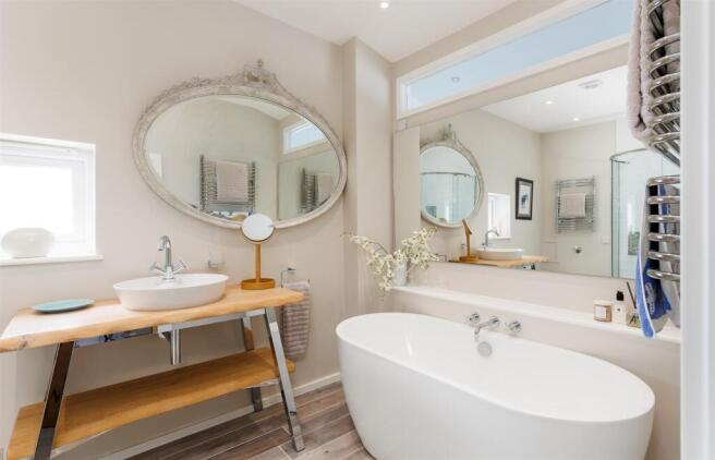 Bathroom En-Suite
