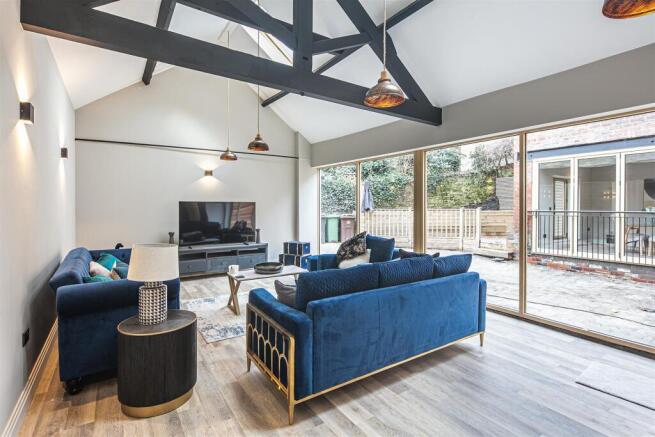 4 bed Detached for sale Image 6