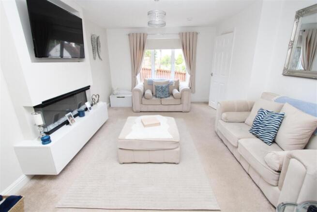 3 bed Detached for sale Image 7