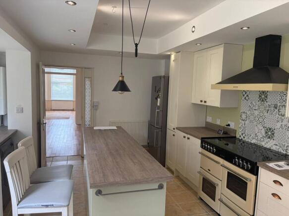 5 bed Terraced for sale Image 9
