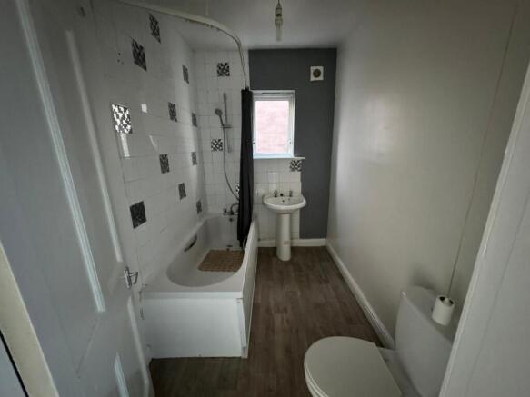 2 bed House to rent Image 7