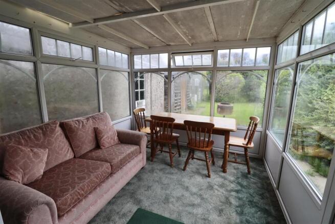 2 bed Semi-Detached Bungalow for sale Image 9