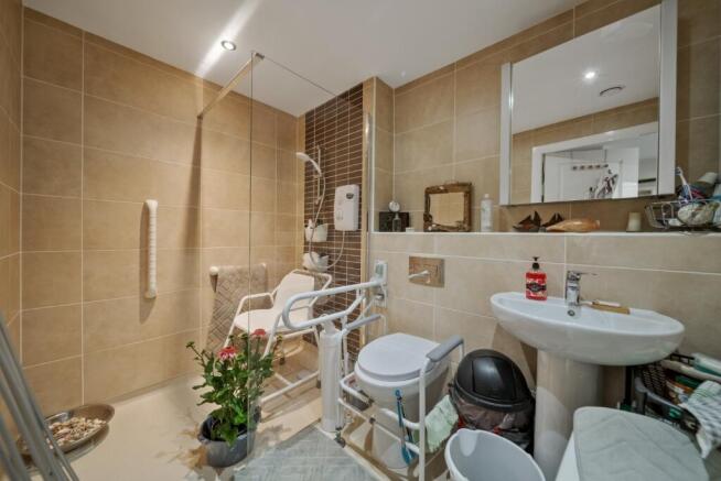 1 bed Retirement Property for sale Image 6