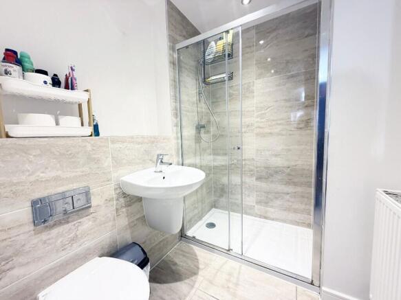 4 bed Detached for sale Image 6
