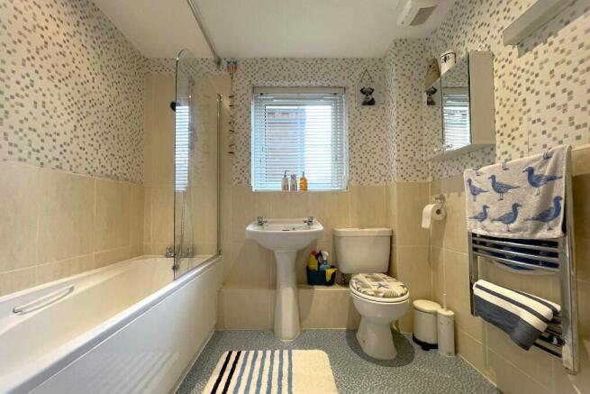 2 bed Apartment for sale Image 6