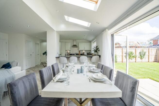 4 bed Detached for sale Image 8