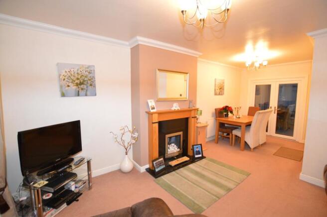 Lounge/Dining Room