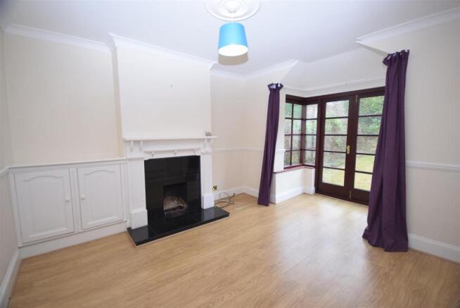 Living room 2.JPG