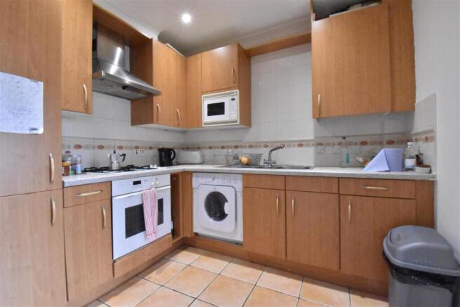 11 kitchen.JPG
