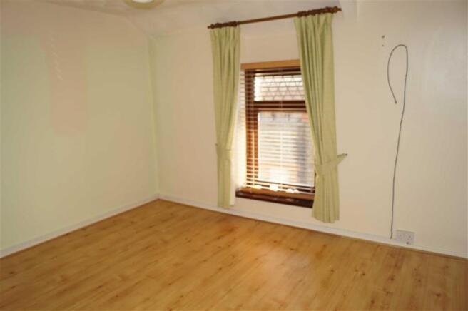 BEDROOM 1 (FRONT)