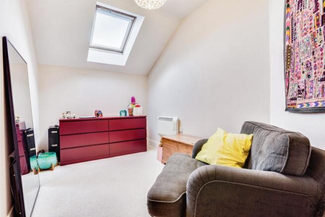 2 bed Flat for sale Image 8