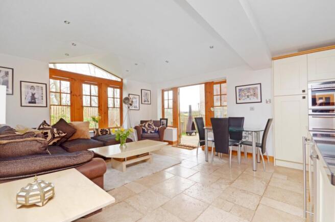 Living/Dining Area