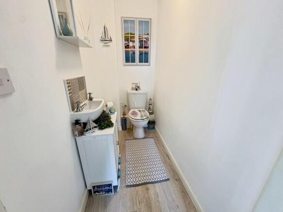 3 bed Semi-Detached for sale Image 9
