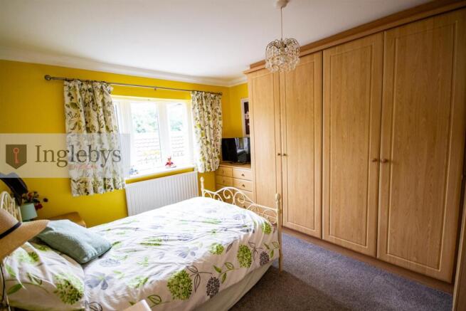 2 bed Detached Bungalow for sale Image 9