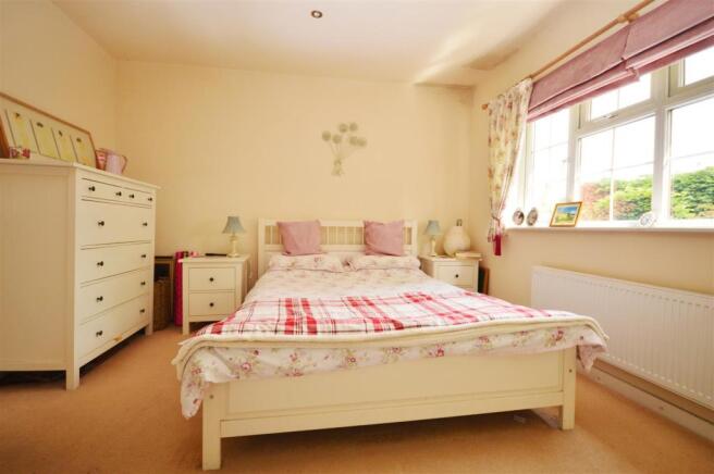 Bedroom 1.JPG