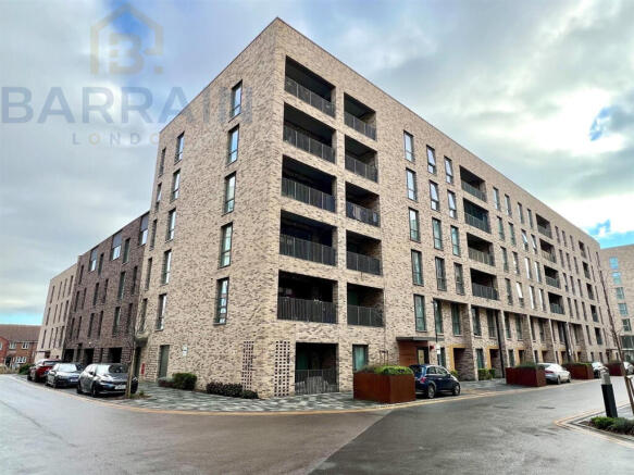 Two Bedrooms for sale in Beckton - Barrain London
