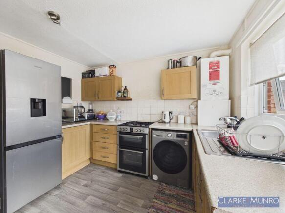 2 bed Flat for sale Image 6